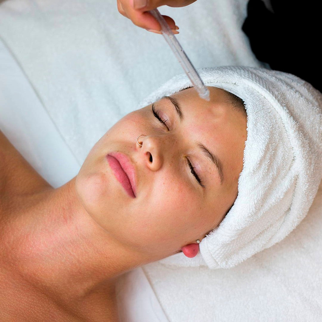 Soin JetPeel Esthetic - Visage et cou 150€