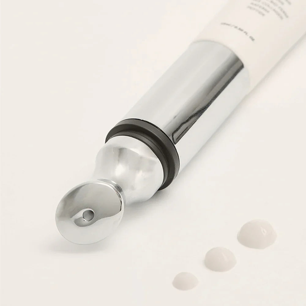 Contour des yeux avec embout vibrant